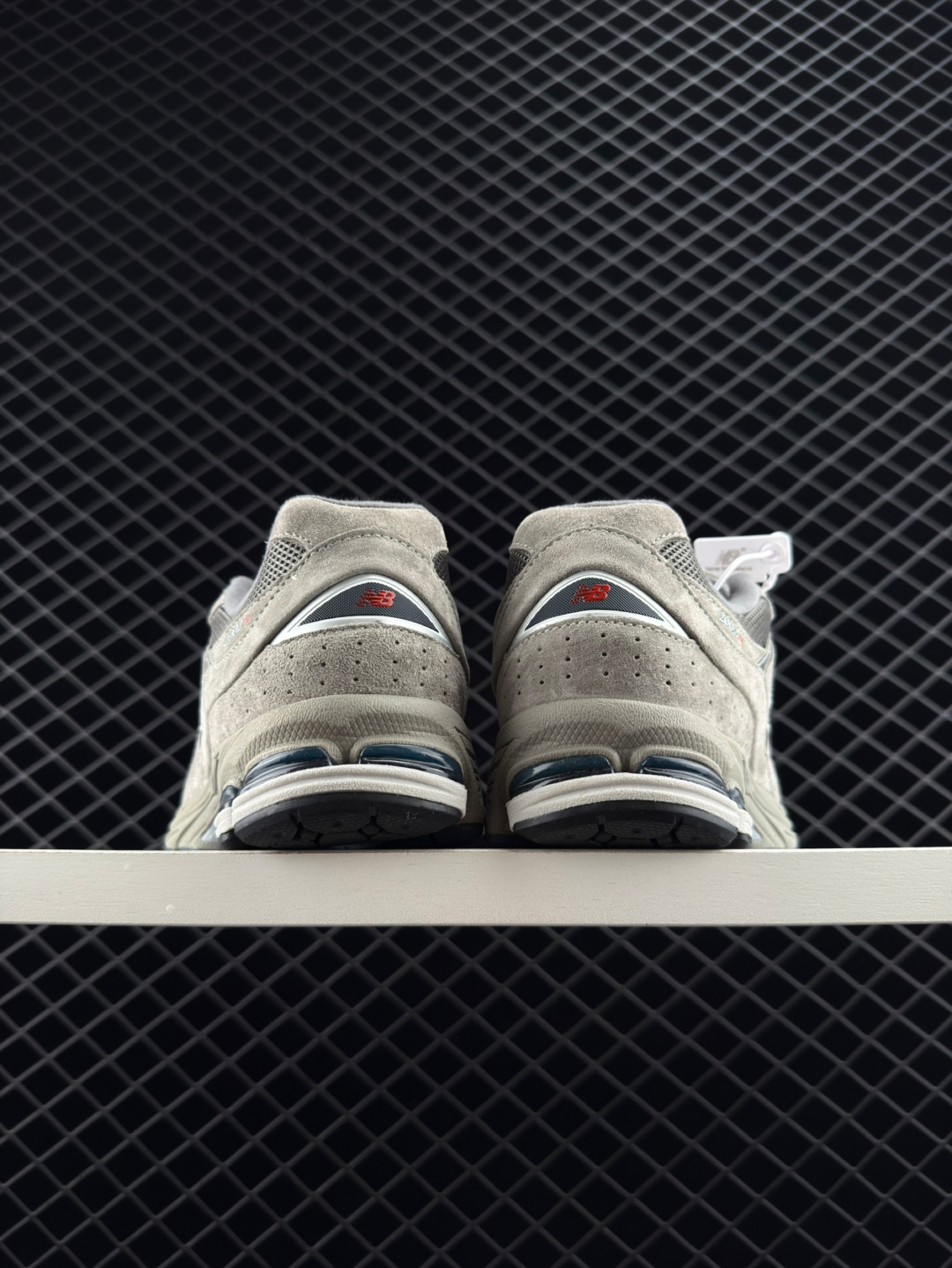 New Balance NB 2002R